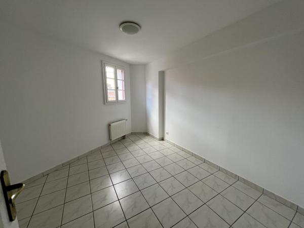 REF 11431 - 10 rue Sous Sainte Claire - F3 au 3ème étage