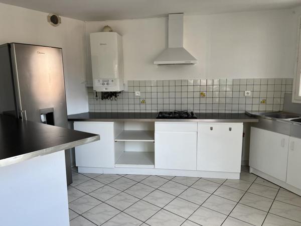 REF 11431 - 10 rue Sous Sainte Claire - F3 au 3ème étage