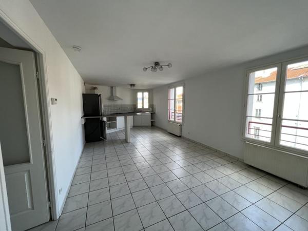 REF 11431 - 10 rue Sous Sainte Claire - F3 au 3ème étage