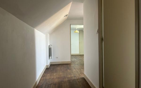 Maison à vendre    7 pièces •  Monnaie