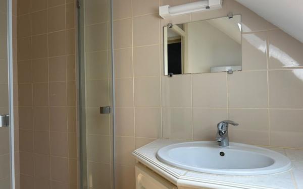 Maison à vendre    7 pièces •  Monnaie