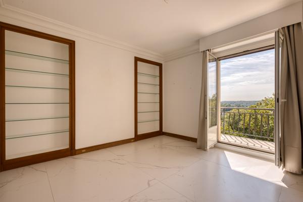 Appartement à louer 4 990 € CC VILLE D AVRAY 6 p 188 m² DPE D
