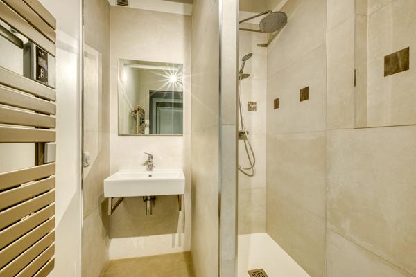 Appartement à louer 4 990 € CC VILLE D AVRAY 6 p 188 m² DPE D