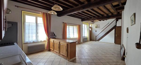 Vente                                                      Maison de village
                        
                     4 pièces                      111 m2                     à Nailly