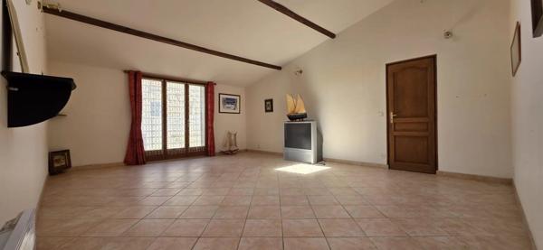 Vente                                                      Maison de village
                        
                     4 pièces                      111 m2                     à Nailly