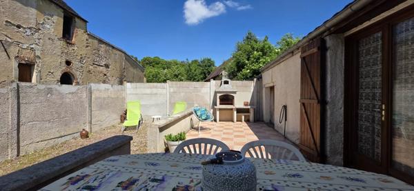 Vente                                                      Maison de village
                        
                     4 pièces                      111 m2                     à Nailly