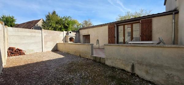 Vente                                                      Maison de village
                        
                     4 pièces                      111 m2                     à Nailly