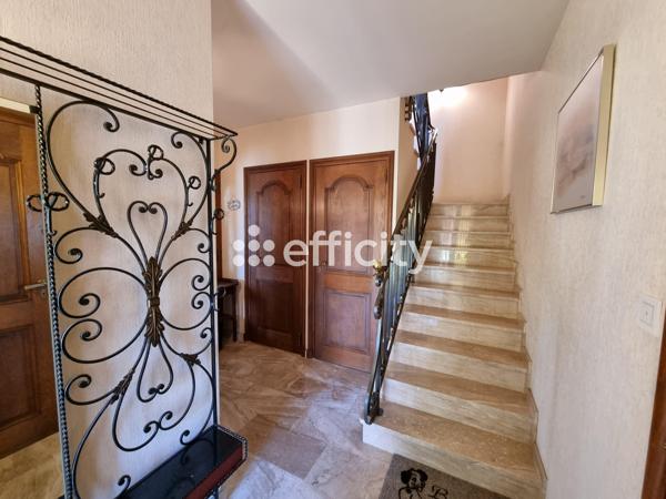 Maison 15 pièces - 350 m²