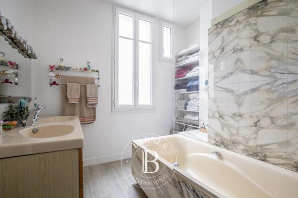 Paris 7ème, Appartement 3 Chambres -  125 m² à vendre