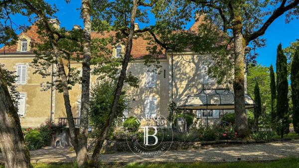 Bergerac, Château 11 Chambres -  594 m² à vendre