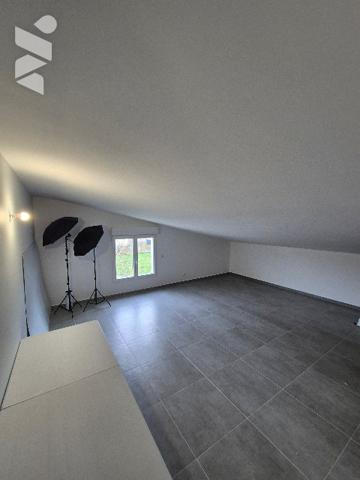 À vendre à Beaunay (51270), bâtiment d'environ 250 m², entièrement rénové à neuf en 2022,