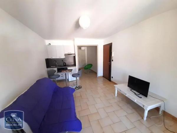 Appartement à louer 1 pièce 28m² Six-Fours-les-Plages (83140)