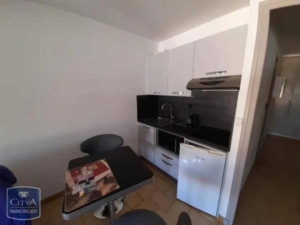 Appartement à louer 1 pièce 28m² Six-Fours-les-Plages (83140)