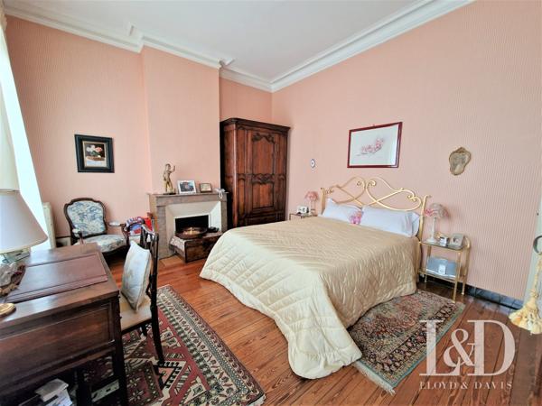 Lumineuse échoppe en pierre d'environ 100 m² avec jardin à Bordeaux Caudéran Primrose