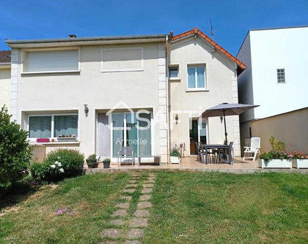 Maison 154m², état neuf, secteur calme, 600m RER.