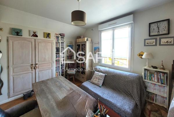 Maison 154m², état neuf, secteur calme, 600m RER.