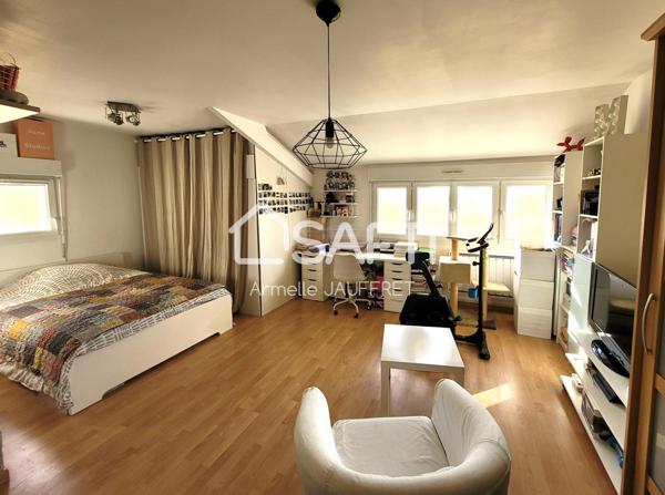 Maison 154m², état neuf, secteur calme, 600m RER.