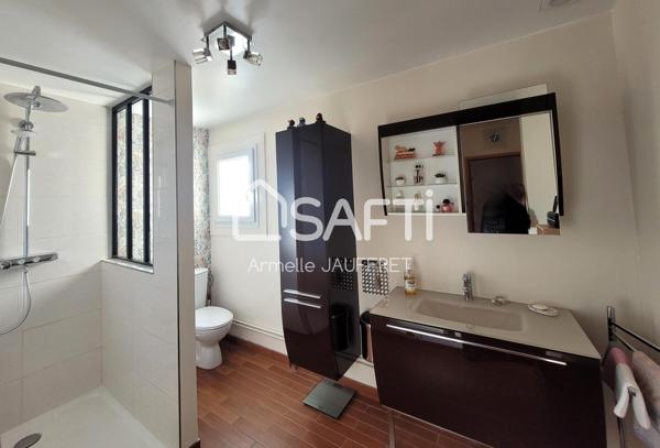 Maison 154m², état neuf, secteur calme, 600m RER.