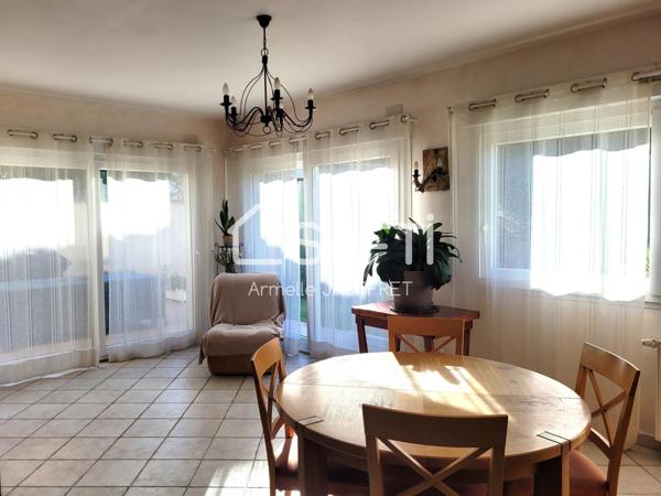 Maison 154m², état neuf, secteur calme, 600m RER.