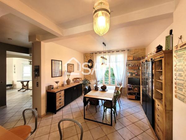 Maison 154m², état neuf, secteur calme, 600m RER.