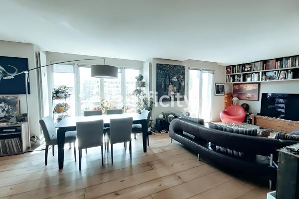 Appartement
         4 pièces
        - 105 m² Bien prestige 2 110 000 € *