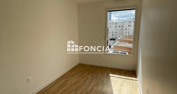 Location Appartement 5 pièces 104.9 m² - Clichy 92110