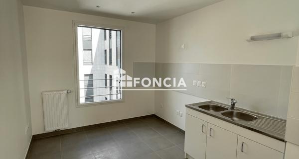 Location Appartement 5 pièces 104.9 m² - Clichy 92110