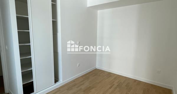 Location Appartement 5 pièces 104.9 m² - Clichy 92110