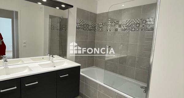 Location Appartement 5 pièces 104.9 m² - Clichy 92110