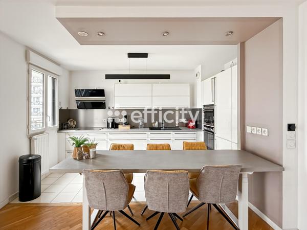 Appartement
         4 pièces
        - 75 m² 470 000 € *