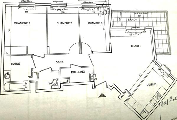 Appartement
         4 pièces
        - 75 m² 470 000 € *