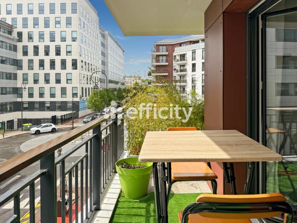 Appartement
         4 pièces
        - 75 m² 470 000 € *