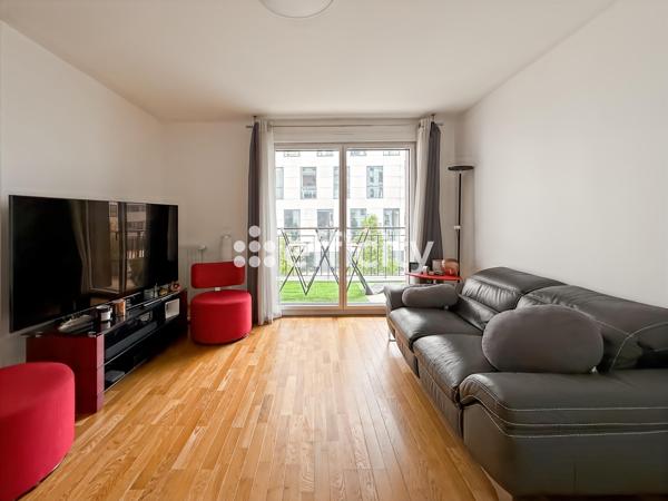 Appartement
         4 pièces
        - 75 m² 470 000 € *