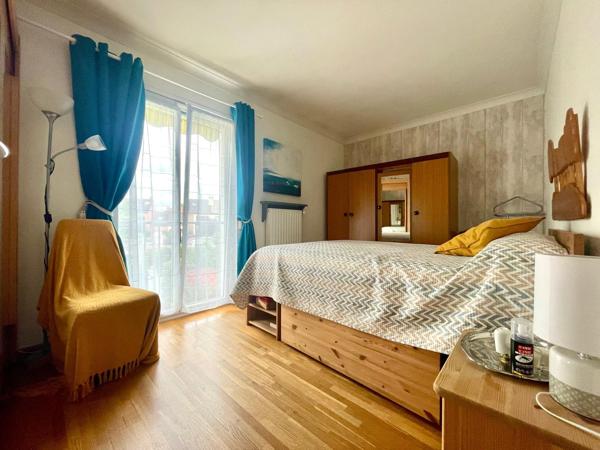 Maison
         5 pièces
        - 92 m² 340 000 € *