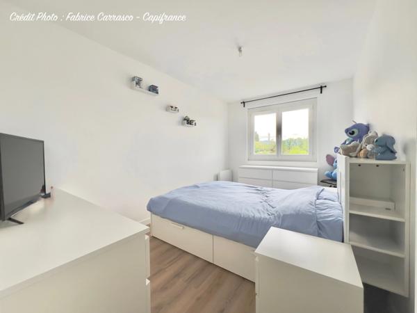 GERZAT (63) OPPORTUNITÉ INVESTISSEUR APPARTEMENT T3 LUMINEUX 60 m² (Loi Carrez) Locataire en place 9 000 €/an Rendement brut 6,50 %