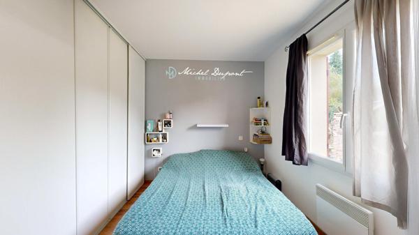 Maison contemporaine de plain pied de 120 m² sur 2582 m² de parc clôturé