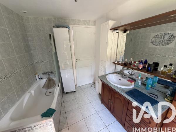 Maison à vendre 5 pièces 99 m² Châteauneuf-du-Faou