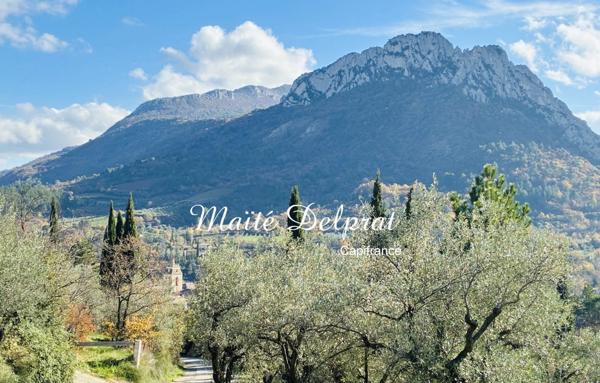 À vendre – Maison d’architecte– Drôme Provençale – 4 chambres avec piscine et jardin paysager