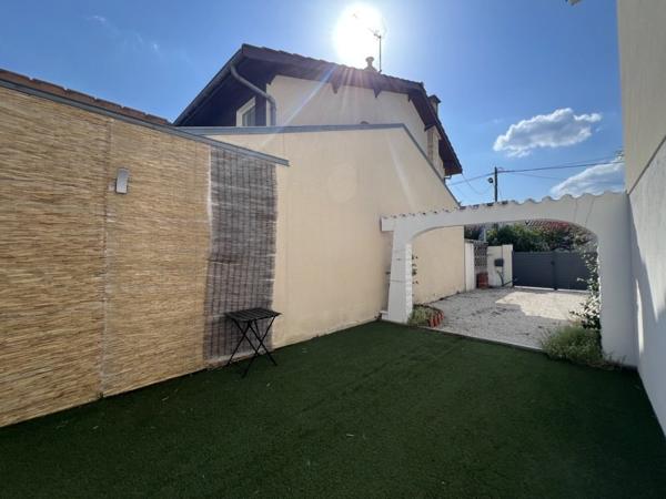 Maison à louer 830 € CC Bordeaux 2 p 40 m² DPE D
