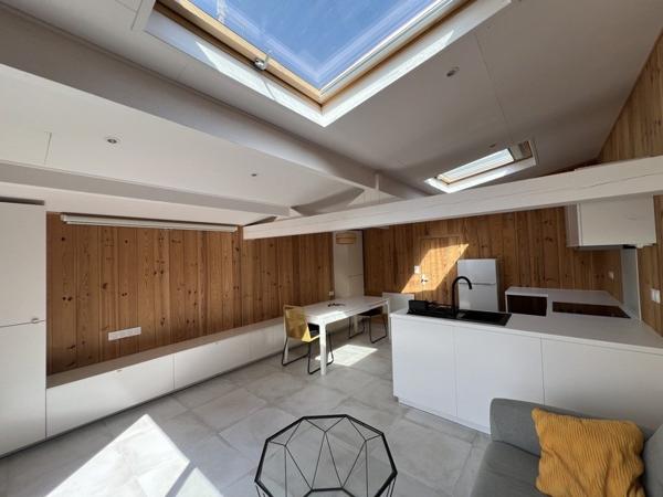 Maison à louer 830 € CC Bordeaux 2 p 40 m² DPE D