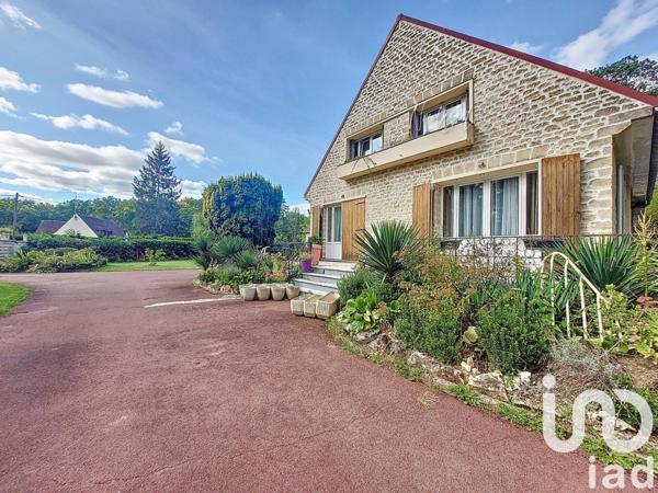 Maison 8 pièces de 278 m² à Lamorlaye (60260)