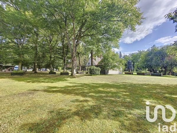 Maison 8 pièces de 278 m² à Lamorlaye (60260)