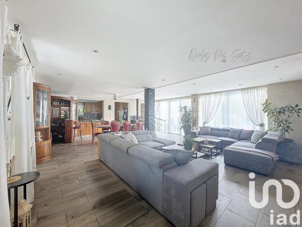 Maison 8 pièces de 278 m² à Lamorlaye (60260)