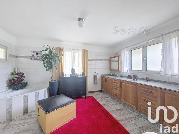 Maison 8 pièces de 278 m² à Lamorlaye (60260)