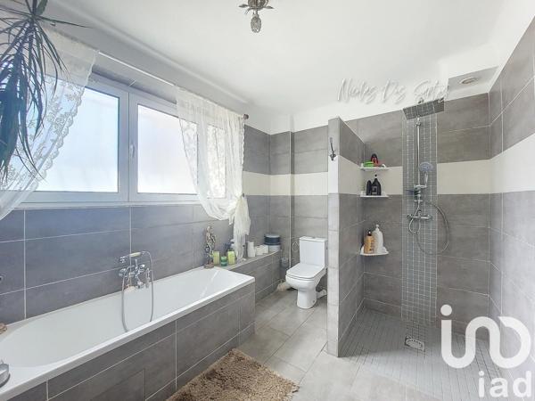 Maison 8 pièces de 278 m² à Lamorlaye (60260)