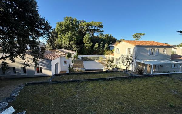 Maison à vendre    11 pièces • 266 m2 Saint-Georges-de-Didonne