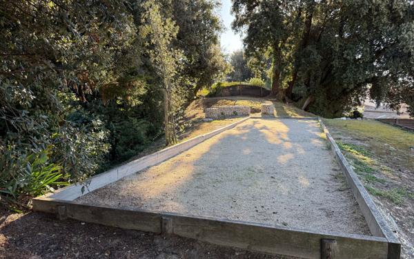 Maison à vendre    11 pièces • 266 m2 Saint-Georges-de-Didonne