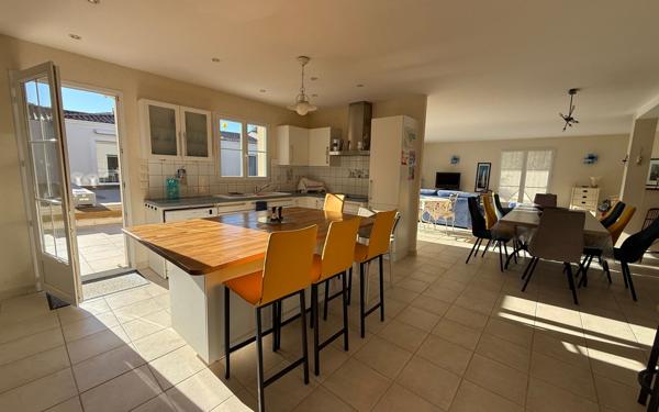 Maison à vendre    11 pièces • 266 m2 Saint-Georges-de-Didonne