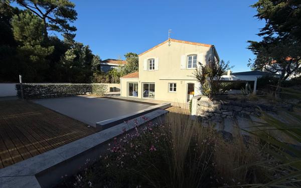 Maison à vendre    11 pièces • 266 m2 Saint-Georges-de-Didonne