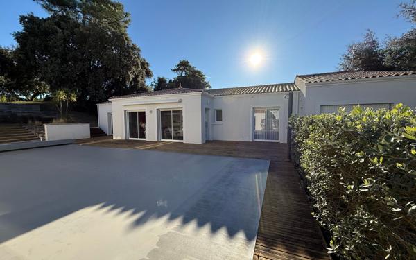 Maison à vendre    11 pièces • 266 m2 Saint-Georges-de-Didonne